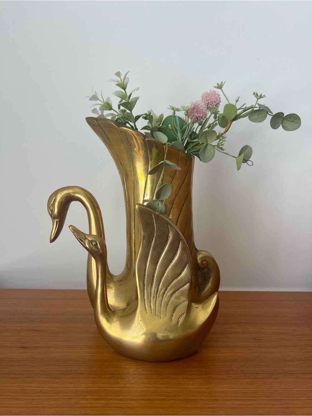 Vintage Brass Swan Vase: Elegant MCM Floral Decor